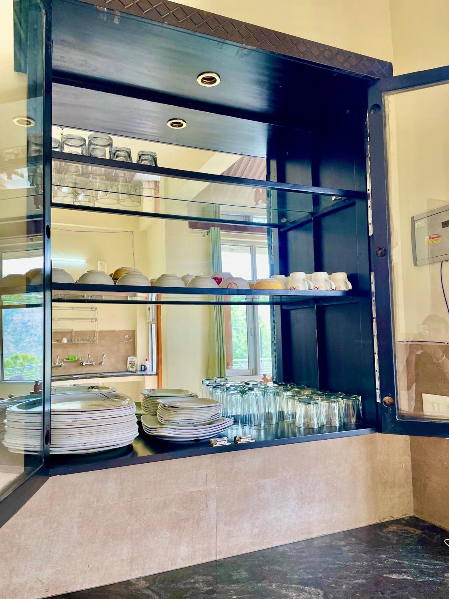 The Auriga 3Bhk Fully Entair Villa With Bonfire In Kasauli I Pvt Stay I Open Air Terrace I Kitchen Livingroom I Lawn Bonfire I Gaming Zone Exterior foto